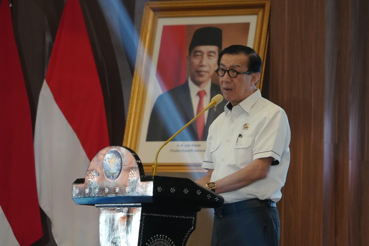Menteri Hukum dan Hak Asasi Manusia (Menkumham) Yasonna H Laoly dalam pembukaan peringatan Hari Pengayoman ke-79 dirangkai doa Bersama Kemenkumham untuk Negeri di Graha Pengayoman Jakarta, Senin (15/07/24).
