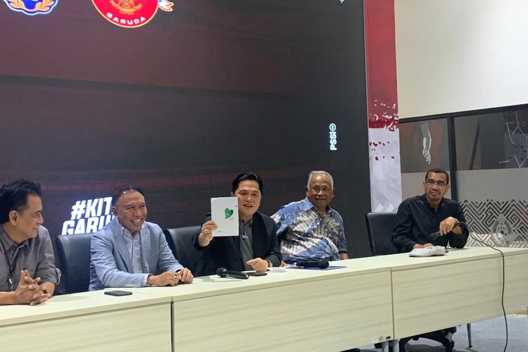 Ketua Umum PSSI, Erick Thohir, mengungkapkan bahwa pihaknya membentuk yayasan untuk pesepak bola nasional yang disampaikan dalam sesi konferensi pers di GBK Arena pada Kamis (22/6/2023).