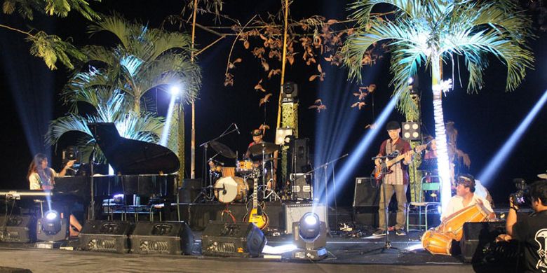 Festival Tepi Sawah digelar di Vila Omah Apik, Pejeng, Kabupaten Gianyar, Bali pada 3-4 Juni 2017.