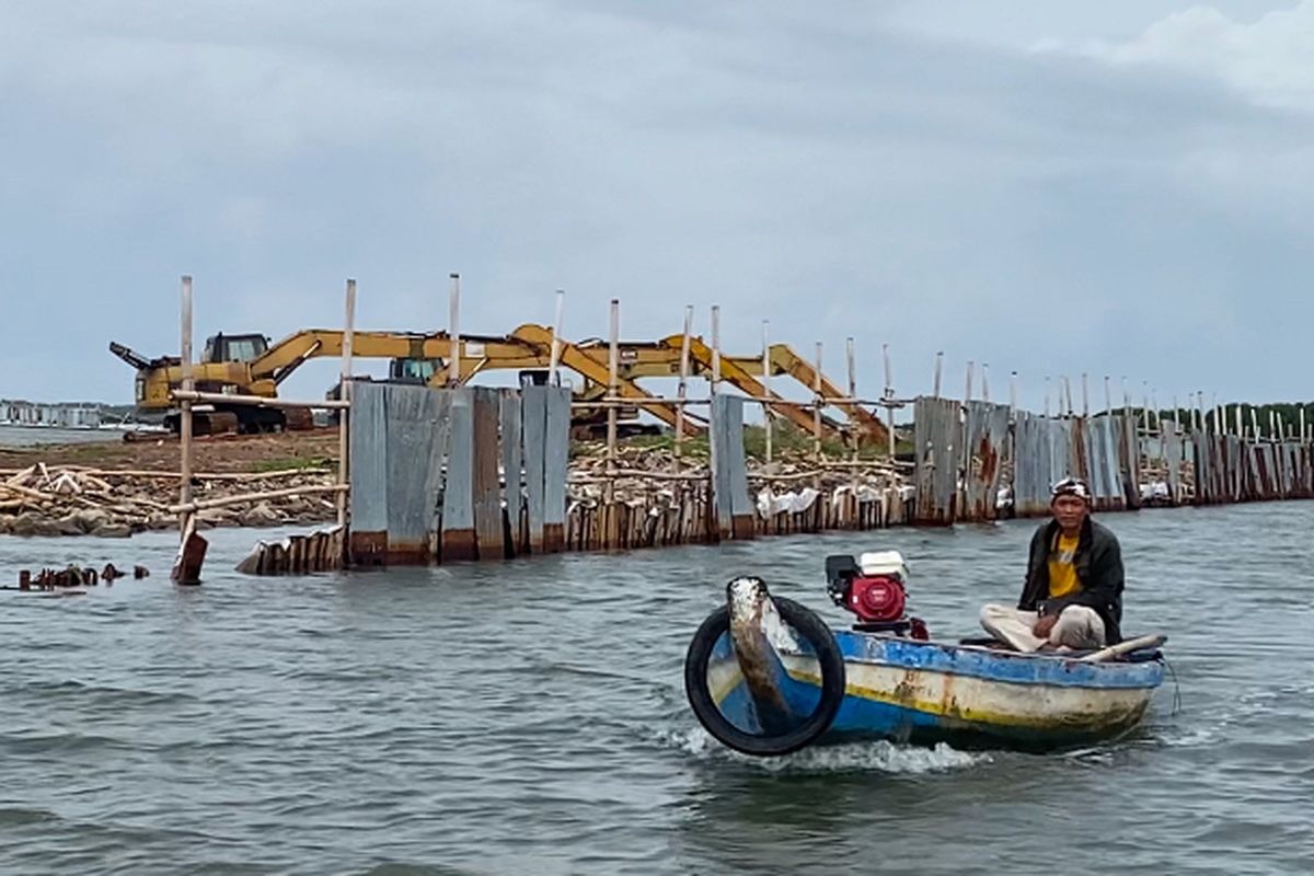 Ada 4 Ekskavator di Dekat Pagar Misterius Laut Bekasi, Ternyata Keruk Tanah untuk Alur Pelabuhan