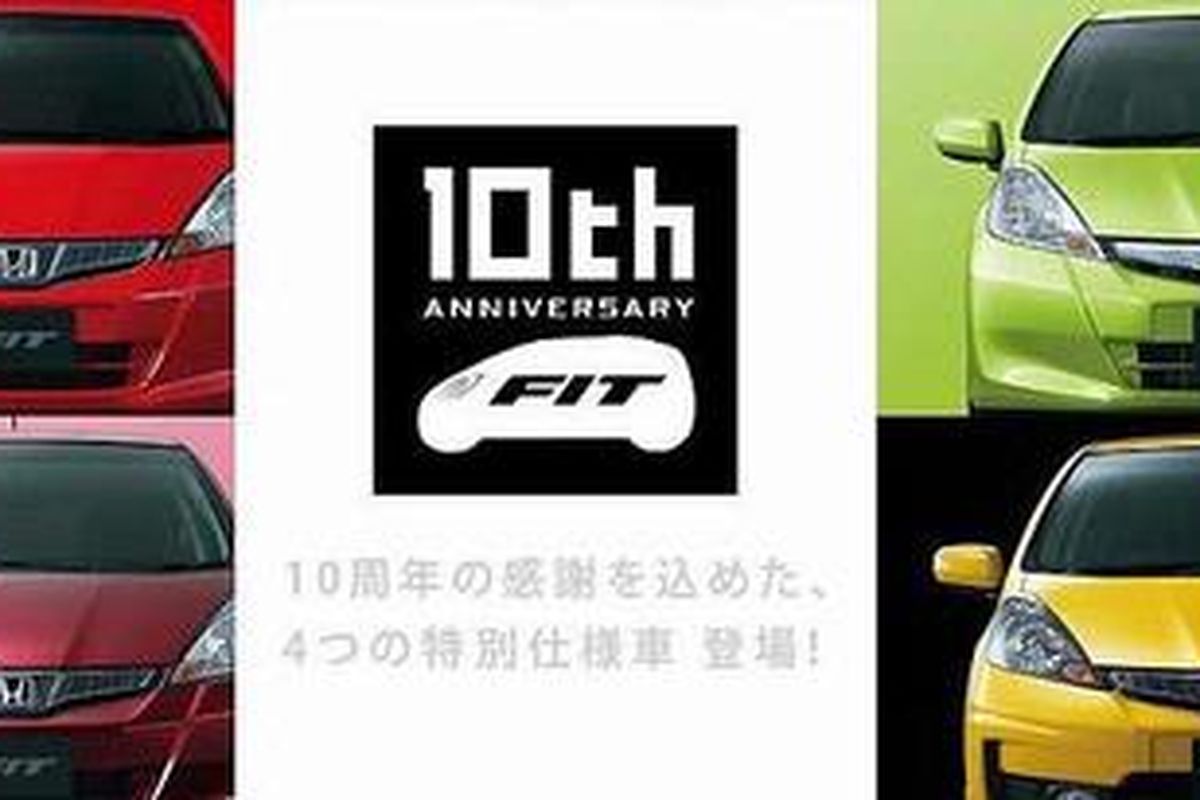 Logo perayaan 10 tahun Honda Fit di Jepang