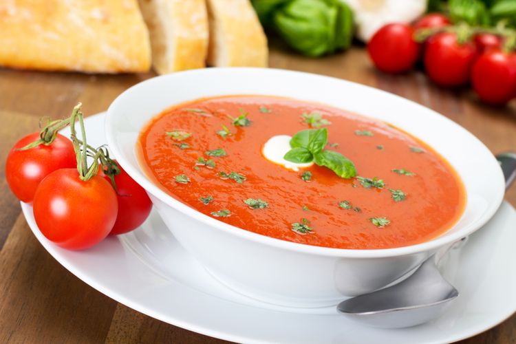 Ilustrasi sup tomat. 