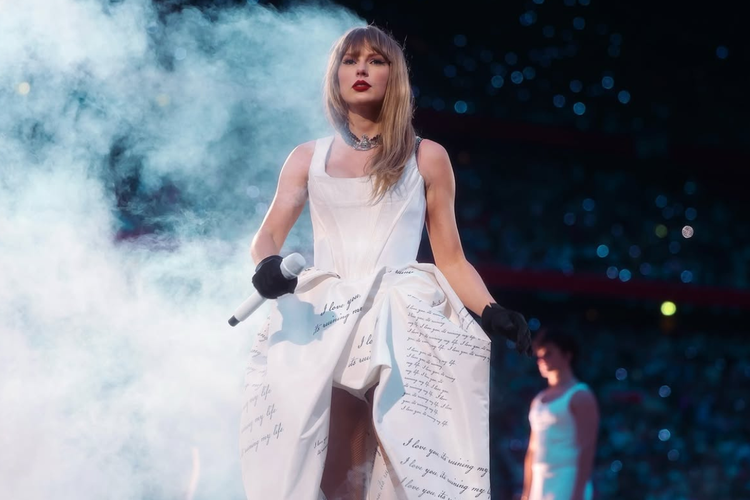 Fakta Gaun Pernikahan Taylor Swift yang Masih Jadi Misteri