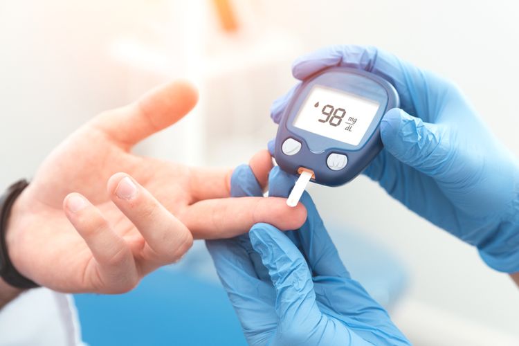 Mengetahui berapa kadar gula darah normal penting bagi penderita diabetes untuk mencegah komplikasi. Sementara pada orang tanpa diabetes penting untuk mengukur risiko diabetes.