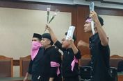 Sidang Perdana Dugaan Penghasutan, Rekan Delpedro Marhaen Pamer Ijazah Asli dari UGM