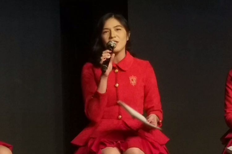 Personel JKT48, Gabriela Margareth (Gaby) dalam jumpa pers terkait 10th Anniversary Concert Heaven, di JKT48 Theatre, FX Sudirman, Jakarta Pusat, Selasa (2/8/2022).