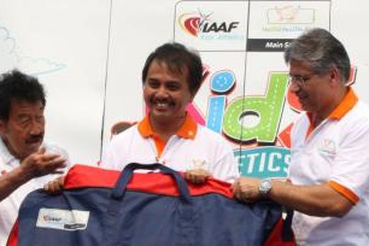 Menpora Roy Suryo hadir dalam peresmian program Kids' ’ Athletics”, Kerjasama Pelatihan Nestlé Healthy Kids Indonesia dan IAAF-RDC Jakarta di Stadion Madya, Senayan, Jumat (11/10/2013) bersama Mohammad 