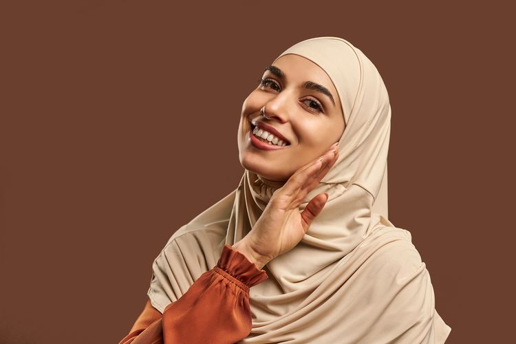 Ilustrasi hijab warna beige