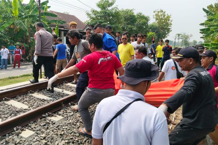 Terpental 40 Meter, Pesepeda Meninggal Dunia Tertabrak KA Batara Kresna di Sukoharjo