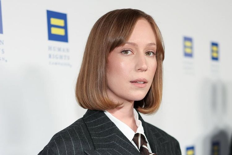 Profil Hannah Einbinder, Aktris Yahudi yang Serukan “Free Palestine” Saat Menang Emmy Awards 2025