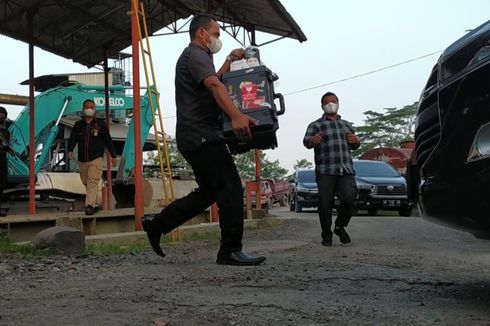 KPK Angkut 2 Koper dari Pabrik Aspal di Purbalingga, Terkait Dugaan Korupsi di Banjarnegar