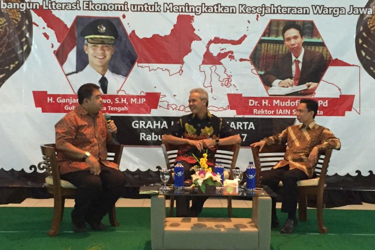Gubernur Jawa Tengah Ganjar Pranowo menjadi pembicara dalam Seminar Kebangsaan Membangun Literasi Ekonomi Untuk Meningkatkan Kesejahteraan Warga Jawa Tengah di IAIN Surakarta, Rabu (4/9/2017).
