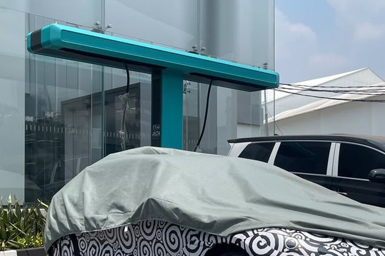 BYD Mulai Bangun Flash Charging di Jaringan Diler Denza