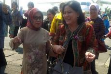 Di Tengah Terik Matahari Makassar, Payung Iriana Jokowi Rusak