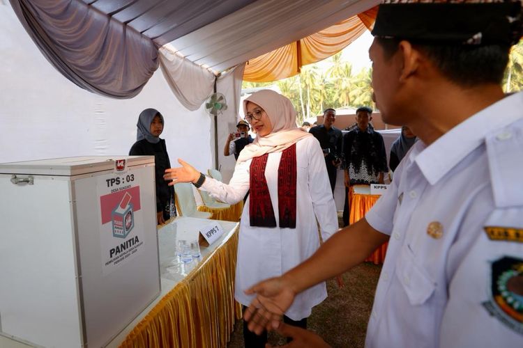 Bupati Banyuwangi gelar Festival Demokrrasi Desa untuk memeriahkan Pilkades di Banyuwangi.