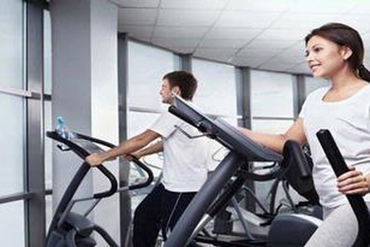 Olahraga bisa mengurangi stres sekaligus menurunkan gula darah.