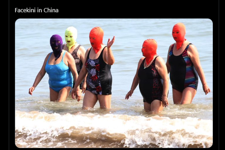 Masker facekini di China.
