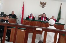 Pengacara Sugeng, Terdakwa Tabrak Lari Mahasiswi Cianjur, Banting Mikrofon Usai Bersitegang dengan Hakim