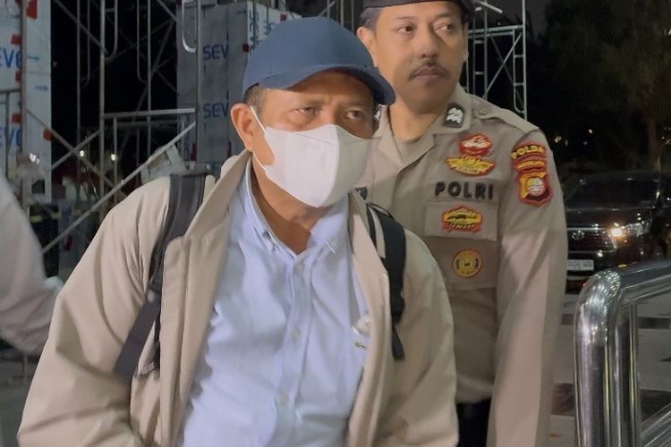 Bupati Lombok Barat Ahmad Zaini yang Kena OTT Tiba di Gedung KPK