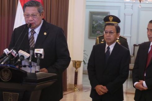 SBY Beri Cindera Mata Patung Prajurit TNI untuk Komandan Akmil AS