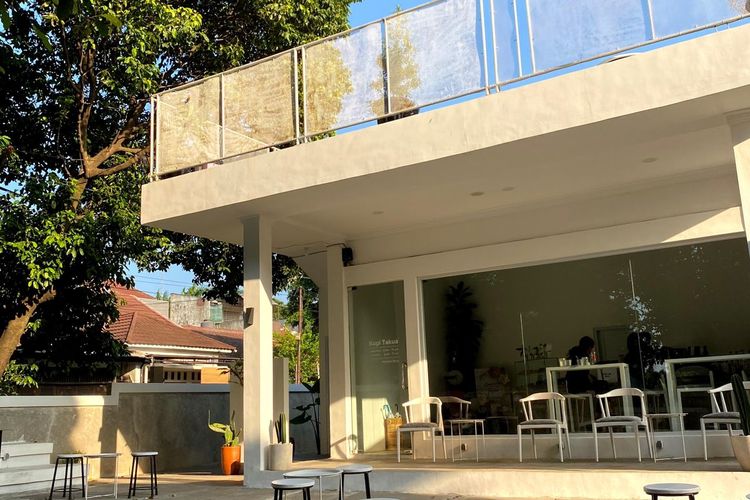 Coffee shop Takua di Cibubur Indah II, Jakarta Timur.