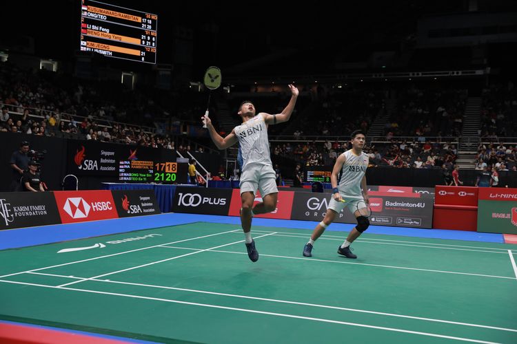 Pasangan ganda putra Indonesia, Pramudya Kusumawardana/Yeremia Erich Yoche Yacob Rambitan, terhenti di 16 besar Singapore Open 2023 setelah takluk dari wakil Malaysia, Ong Yew Sin/Teo Ee Yi di Singapore Indoor Stadium, Kamis (8/6/2023).  Terkini, Pramudya/Yeremia berhasil melaju ke 16 besar Indonesia Open 2023 dan akan melawan Mohammad Ahsan/Hendra Setiawan.