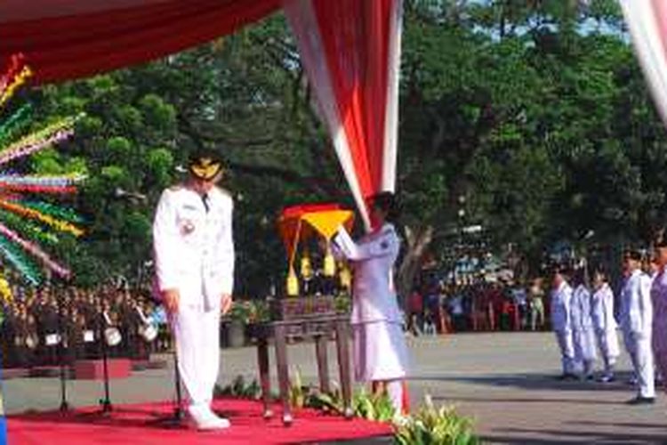 Gubernur DKI Jakarta Basuki Tjahaja Purnama saat menjadi Inspektur Upacara dalam hari kemerdekaan ke-71 Republik Indonesia, di Lapangan Eks IRTI Monas, Jakarta Pusat, Rabu (17/8/2016).