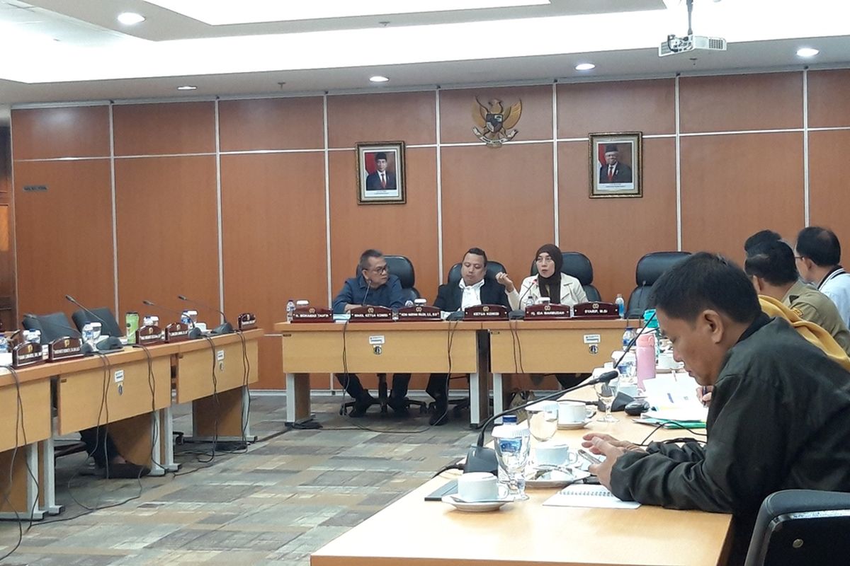 Suasana rapat Komisi D di lantai 1, Gedung DPRD DKI, Jalan Kebon Sirih, Jakarta Pusat, Senin (4/11/2019)