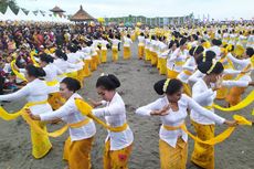 Mengenal Rejang Renteng, Tarian Sakral Asal Bali yang Dibawakan Para Ibu Rumah Tangga