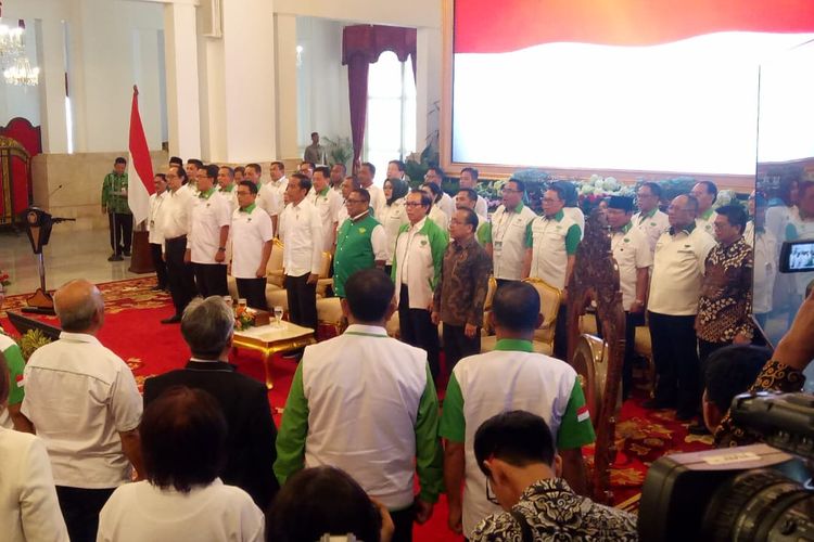 Himpunan Kerukunan Tani Indonesia (HKTI) menggelar Rapat Koordinasi di Istana Negara, Jakarta, Selasa (19/3/2019). Dalam acara itu, Moeldoko selaku Ketua Umum HKTI menyatakan dukungan politik kepada Presiden Joko Widodo. 