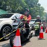 Jalan Lenteng Agung Ambles Bikin Macet, Metode Zipper Jadi Solusi