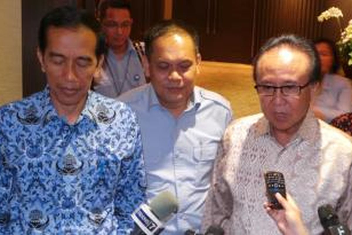 Menteri Kelautan dan Perikanan  Sharif Cicip Sutardjo bertemu dengan Gubernur DKI Jakarta, Joko Widodo, terkait rencana penerapan sistem zonasi di sejumlah perairan yang berbatasan dengan kabupaten dan kota, Senin (28/10/2013).