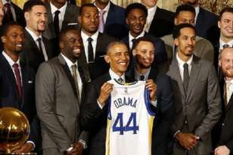 Barack Obama dan para pemain Golden State Warriors