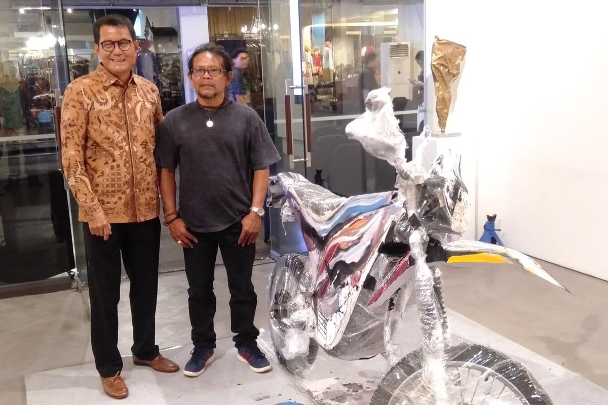 Pelukis Putu Bonuz hadirkan karya lukis menggunakan medium motor listrik