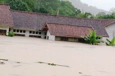 Banjir dan Tanah Bergerak di Cianjur: 32 Sekolah Rusak, Meja Kursi Terendam, Buku Basah