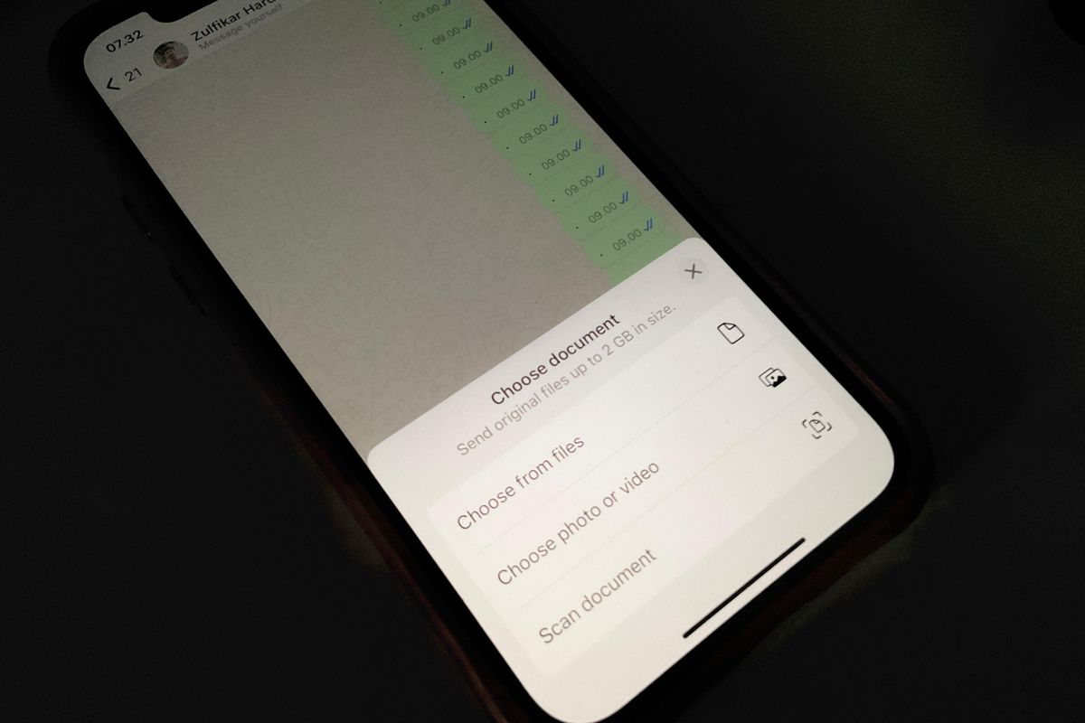 Cara scan dokumen di WhatsApp.
