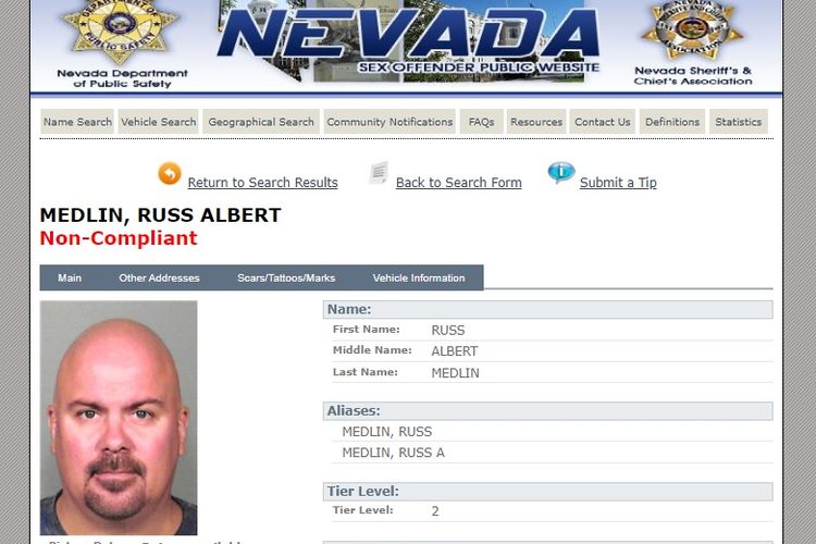 Catatan kriminal Russ Albert Medlin di negara bagian Nevada, Amerika Serikat. Medlin berstatus pelanggar tier level 2 dan dikenai wajib lapor selama 25 tahun. Namun, dia tidak mematuhi kewajibannya dan dilabeli non-compliant.