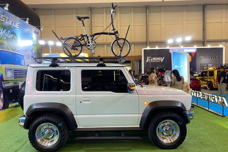 Modifikasi Suzuki Jimny bergaya American Style 