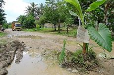 Bupati Pandeglang Minta Kementerian PUPR Perbaiki Jalan Rusak