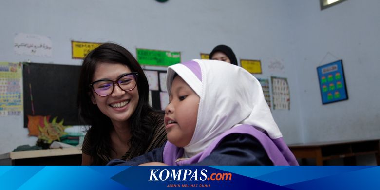 Dian Sastro: Investasi Pendidikan pada Perempuan adalah ...