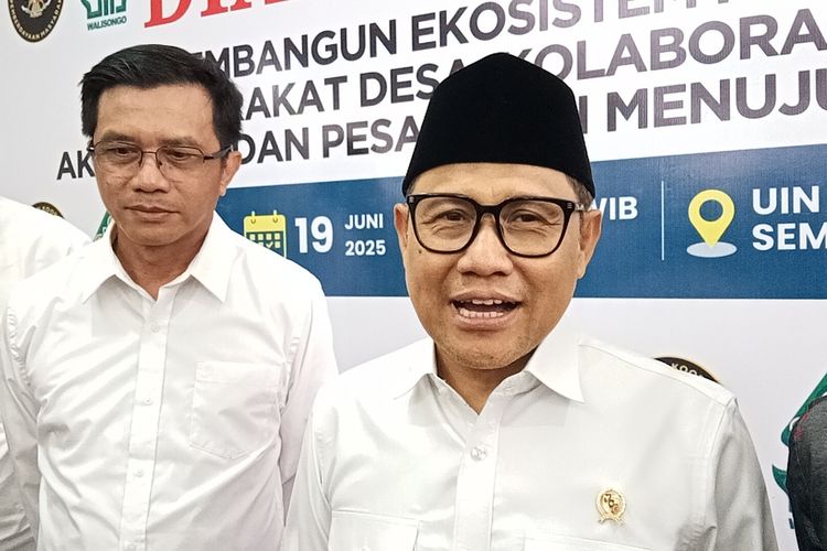 Menteri Koordinator Bidang Pemberdayaan Masyarakat Abdul Muhaimin Iskandar saat ditemui di UIN Walisongo Semarang, Jawa Tengah, Kamis (19/6/2025). 