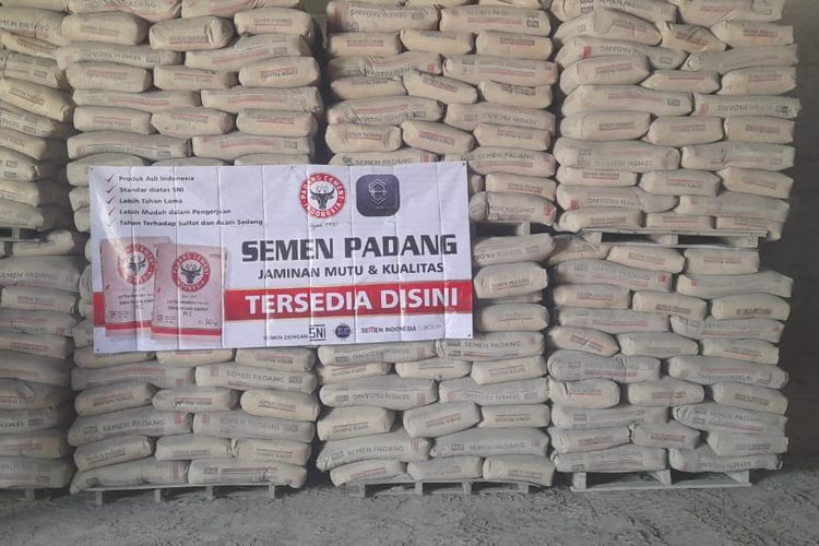 Stok Semen Padang di gudang distributor di Kota Pangkalpinang, Kepulauan Bangka Belitung, Sabtu (27/1/2024).