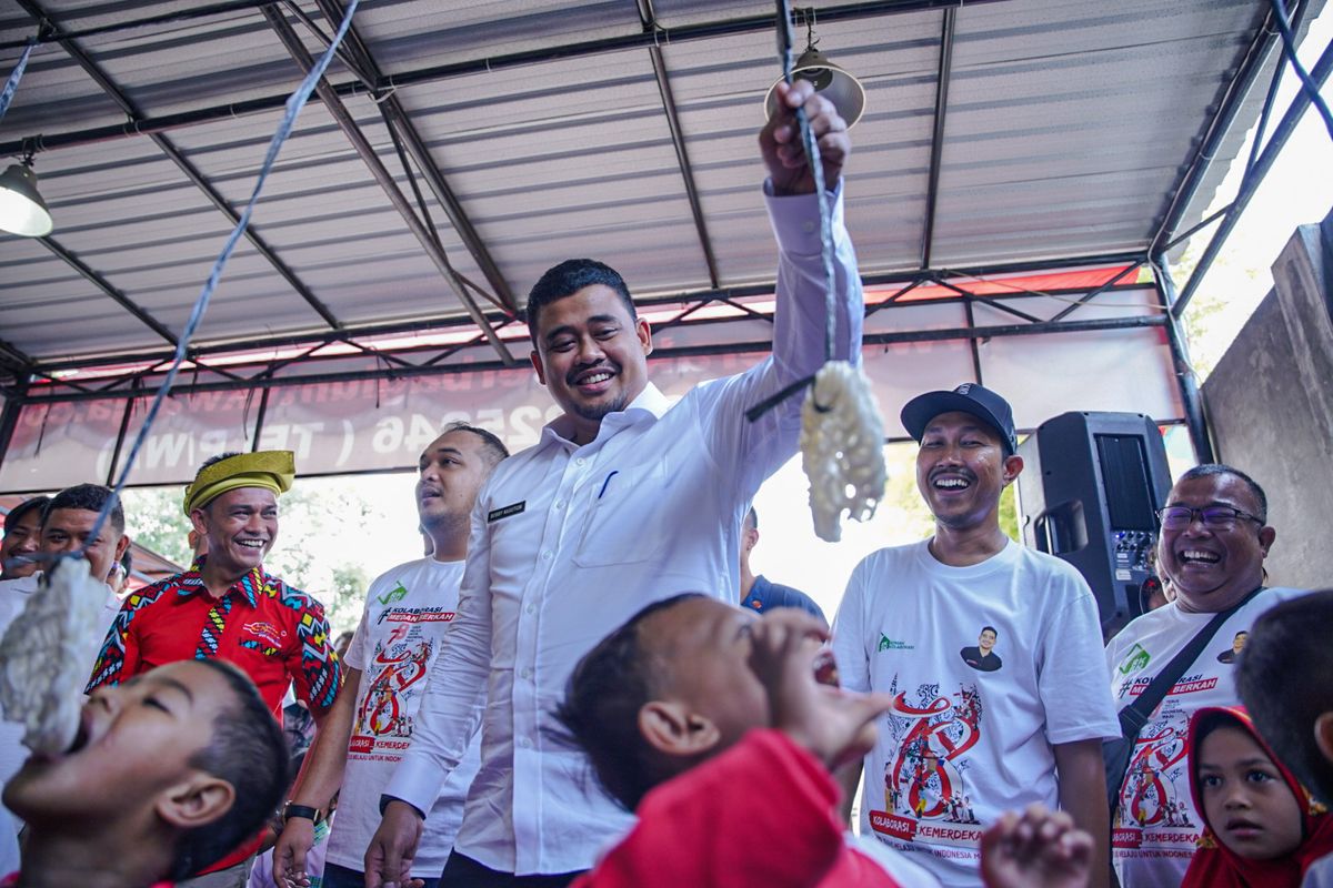 Alih-alih video dukung Ganjar Pranowo viral, Bobby Nasution justru posting dengan relawan.