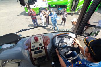 Pemeriksaan Bus AKAP di Gunungkidul Jelang Mudik Lebaran