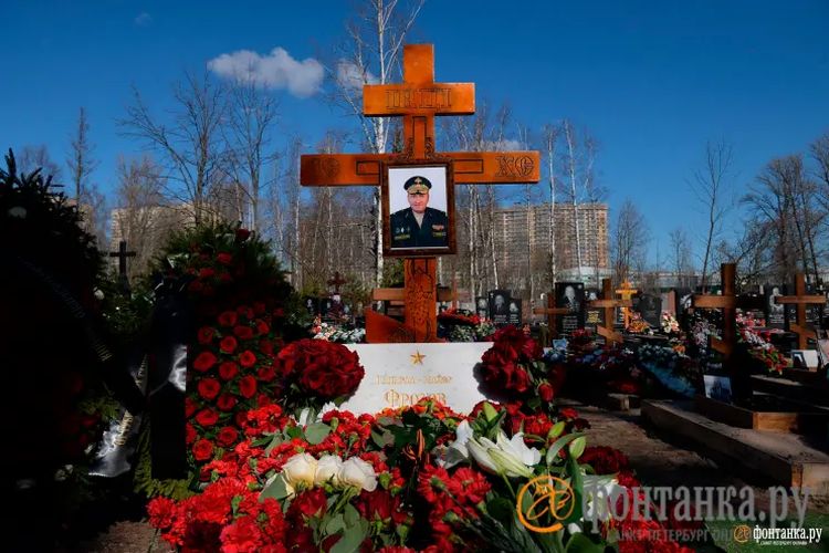 Makam Wakil Komandan Angkatan Darat ke-8 Rusia Vladimir Florov di Pemakaman Serafimovskoe, St Petersbug, Sabtu (16/4/2022). Florov tewas dalam pertempuran di Ukraina.