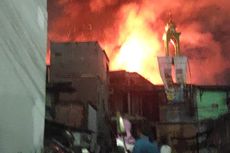 Permukiman Padat Penduduk di Kalideres Kebakaran, 75 Personel Berjibaku Padamkan Api