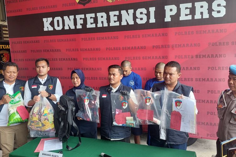 Barang bukti hasil pencurian komplotan asal Jaktim diperlihatkan anggota Polres Semarang