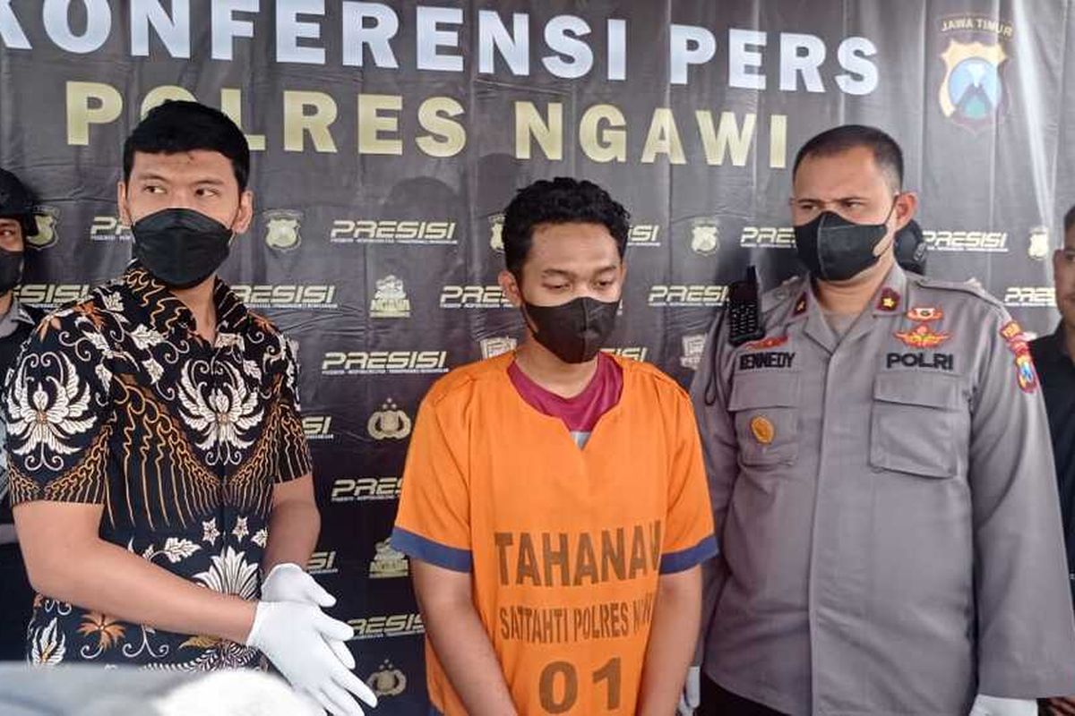 Fahri Agung Erfanto, pelaku pembunuhan bapaknya sendiri dengan cara menikam pada bagian dada sebanyak 3 kali mengaku idak sadar melakukan hal tersebut. Sebelum melakukan pembunuhan pelaku mengaku mempersiapkan baju untuk kabur karena selama ini keinginanya untuk bekerja dilarang oleh orangtuanya.