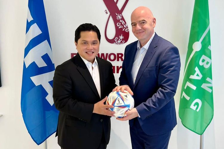 Doc. Kementerian BUMN. Erick Thohir saat bertemu Presiden FIFA Gianni Infantino.