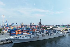 Usai Kapal Perang Pakistan, Kini Kapal Perusak Jepang Sambangi Tanjung Priok
